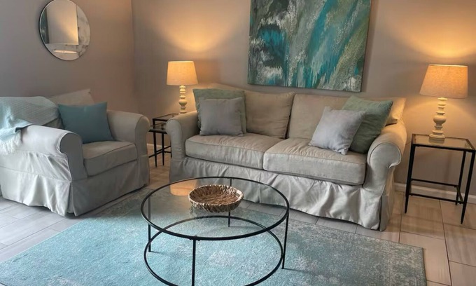 Indian Bayou Condominio | 1-King bedroom condo in the heart of Destin, walking distance to beach! WiFi, AC