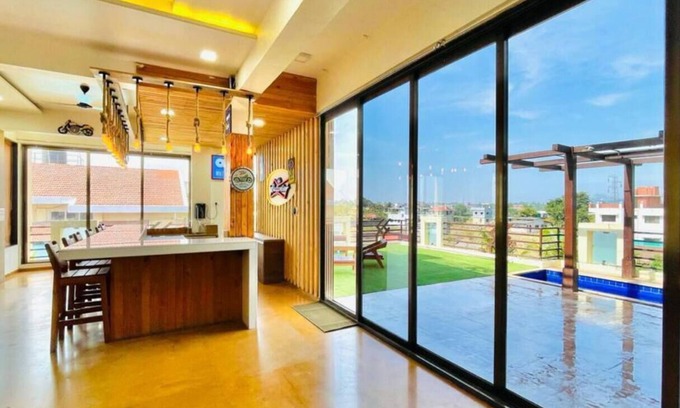 Lonavala Casa | #1 Lavish & Huge 5bhk Villa "60 ML Chalet" 35 ppl