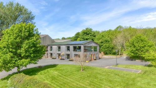 Eaton Mascott Casa | 1 Little Broomcroft