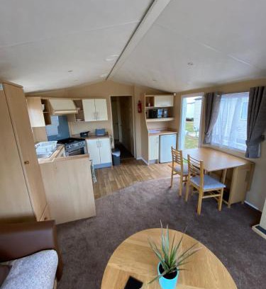 Clacton-on-Sea Otro | 1 Martello Beach 8 berth holiday home with pools