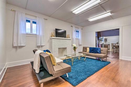 Hot Springs Casa | 1 Mi to Bathhouse Row Bright Hot Springs Home!