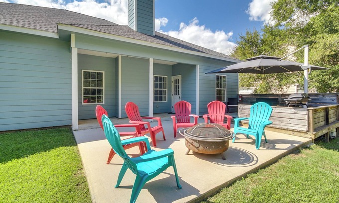 Waveland Casa | < 1 Mi to Beach - Home w/ Deck & Yard in Waveland!