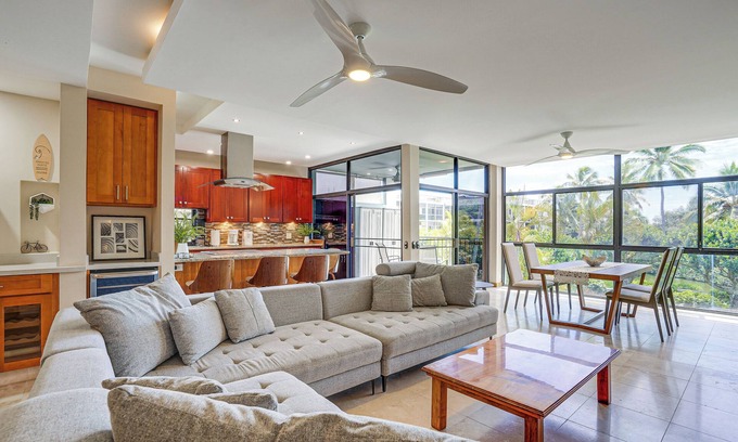 Enchanted Lake Condominio | 1 Mi to Beach, Remote Work Hub: Modern Kailua Gem!