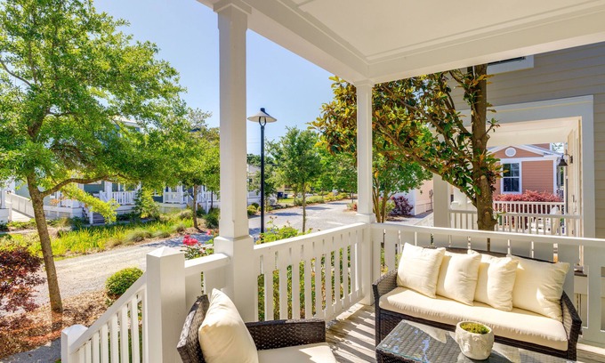 Ocean Springs Cabaña | 1 Mi to Downtown: Modern Ocean Springs Cottage