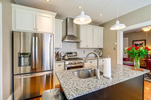 Bristol Casa | 1 Mi to Dtwn Bristol Cottage with Hot Tub and Grill!