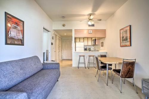 Cathedral City Apartamento | 1 Mi to Dtwn Cathedral City Condo with Balcony