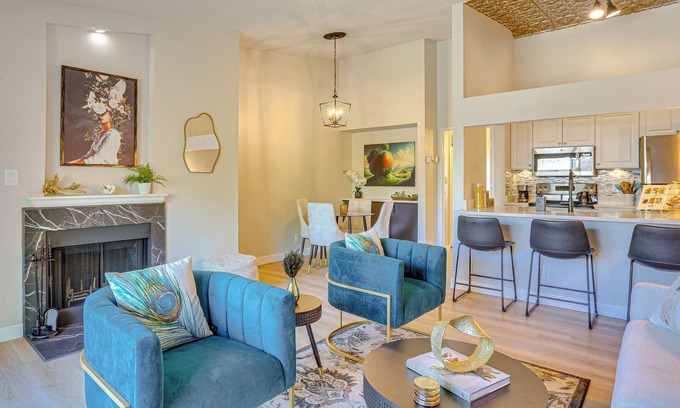 Castle Rock Condominio | 1 Mi to Dtwn: Condo w/ Pool Access in Castle Rock