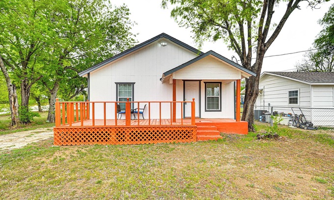 Brownwood Casa | 1 Mi to Dtwn: Family Home w/ Porch in Brownwood