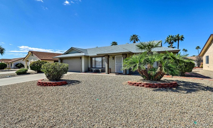 Sun City West Casa | < 1 Mi to Golf: Home w/ Screened Porch in Sun City