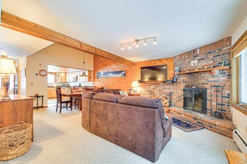 Killington Casa | 1 Mi to Killington Resort Townhome with Dry Sauna!