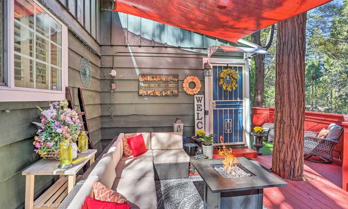Crestline Cabina | 1 Mi to Lake Gregory: Boho Crestline Cabin