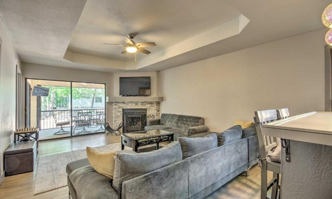 Lake Ozark Apartamento | 1 Mi to Lake of the Ozarks Condo with Fire Pit!