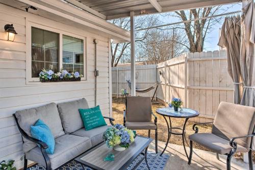 Lake Dallas Apartamento | 1 Mi to Lewisville Lake Fun Quaint Cottage!