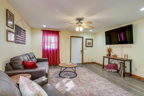 Ridgeville Corners Casa | 1 Mi to Main St! Family Farmhouse in West Unity