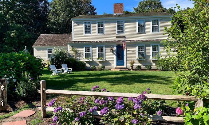East Orleans Casa | 1 Mi to Nauset Beach Upscale Orleans Home with Deck