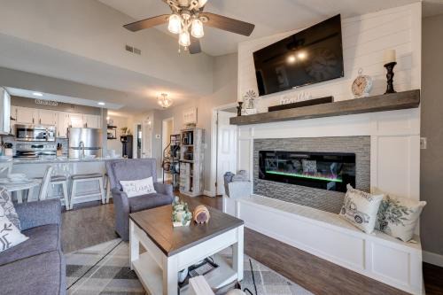 Notch Estates Apartamento | 1 Mi to Silver Dollar City Branson West Condo
