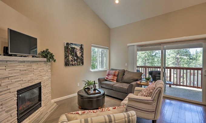 Incline Village Casa | 1 Mi to Skiing and Beaches Incline Village Home!