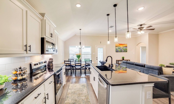 Greenville Casa | 1 Mi to Splash Kingdom Air Patrol: Home w/Patio!