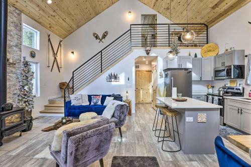 Saint Mary's Casa | 1 Mi to St Marys Glacier Trail Modern Mtn Cabin!