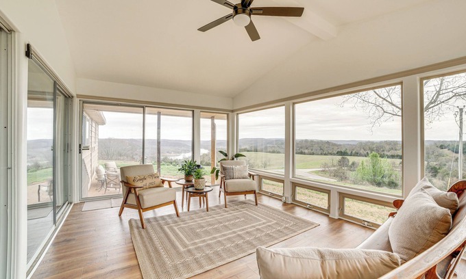 Oak Grove Casa | 1 Mi to Table Rock Lake: Home w/ Furnished Patio!