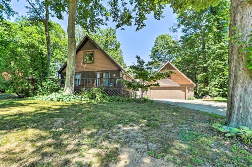 Holland Casa | 1 Mi to Tunnel Park Holland Home with Fire Pit