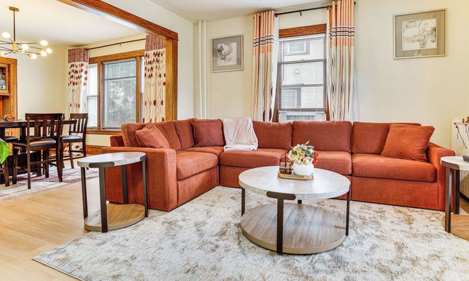 Minneapolis Casa | 1 Mi to University: Spacious Home in Minneapolis!