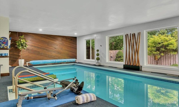Saratoga Springs Casa | Saratoga Springs Race Track Home & Indoor Pool