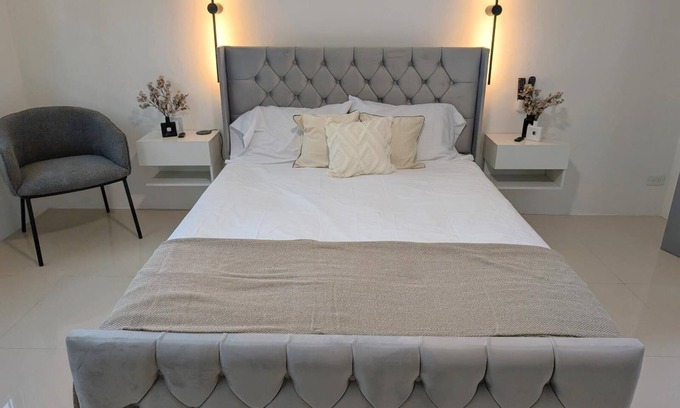 New Kingston Casa | 1 min from Bob Marley Museum - The Opulent Manor