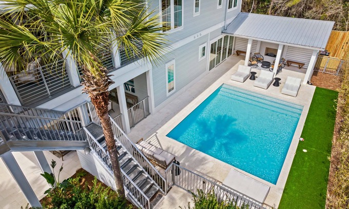 Gulfview Heights Casa | 1 Min. to Beach. Private Pool, LSV, Outdoor Fireplace, Elevator -Must See!