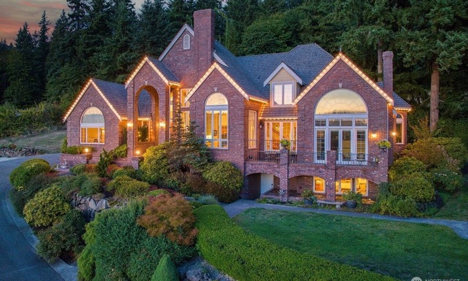 Redmond Casa | 1 min. to Chateau St. Michelle - Estate Chateau Woodinville-Redmond Wine Country