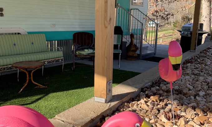 Omaha Cabina | 1 min to Cricket Marina! Vintage Vibes & Modern Amenities. Branson & Buffalo
