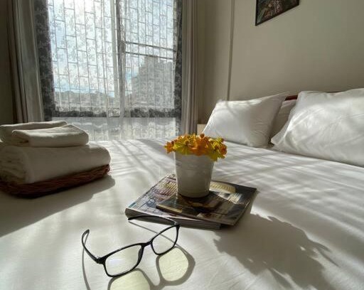 Bang Na Apartamento | 1 min walk to BTS, 3 Bed 3 Bath, Entire House