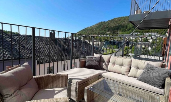 Arstad Apartamento | 1 minute to tram! Newly built w/balcony & 3 beds