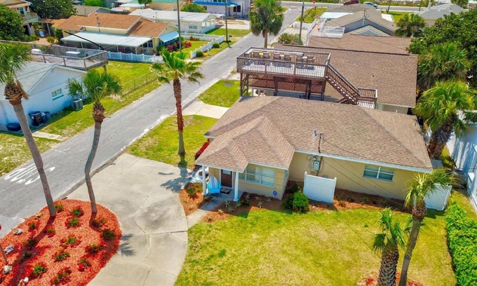 Bid-a-wee Beach Casa | Camina por la calle hasta tu playa privada!