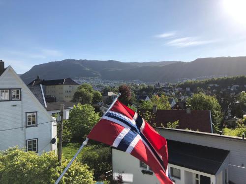Arstad Apartamento | # 1 Mountain View with free street parking