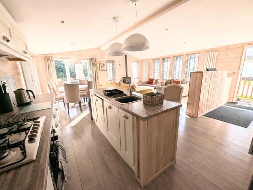 North Walsham Casa | 1 or 2 bedroom Hot tub Lodges