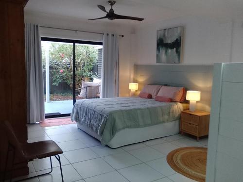 Long Jetty Casa | 1 queen bed private bathroom own entrance