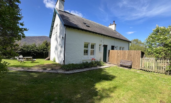 Alvie Casa | 1 Railway Cottage by Interhome