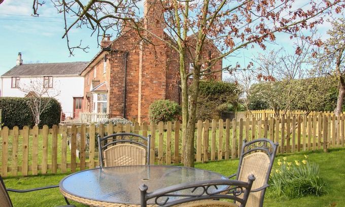 Shrewsbury Cabaña | 1 Royal Oak Cottages