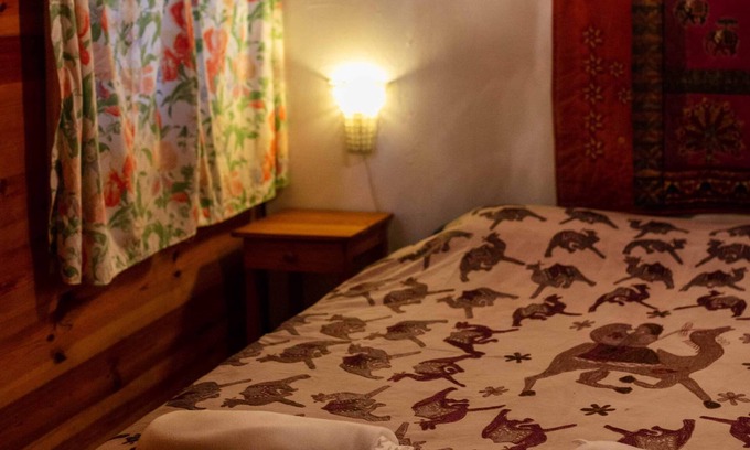 Alcobaca Cabaña | 1. Rustic Rondavel with Wood-burner & Sauna – Long-stay Winter Retreat
