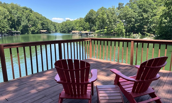 Westlake Corner Casa | 1 Special Place - Waterfront home with private dock, lake views, & washer/dryer