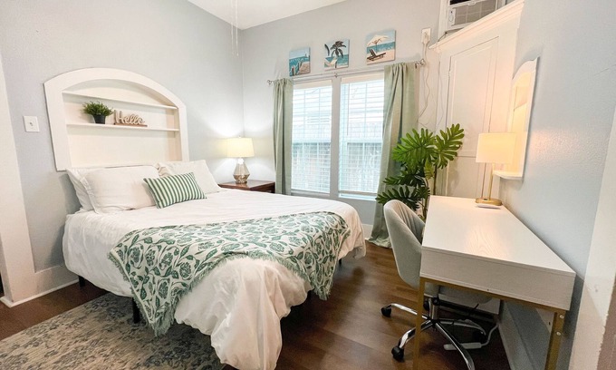 Del Mar Casa | #1 SunnyBungalowByTheBay 1BDR 5 min2Beach & Downtn