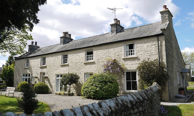 Silverdale Cabaña | 1 THE GREEN, pet friendly, country holiday cottage in Silverdale