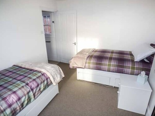 Upton upon Severn Cabaña | 1 Willow Cottage, UPTON UPON SEVERN