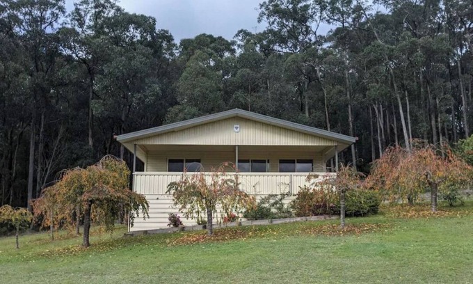 East Warburton Cabaña | 1 x Queen Bedroom Cottage with Spa