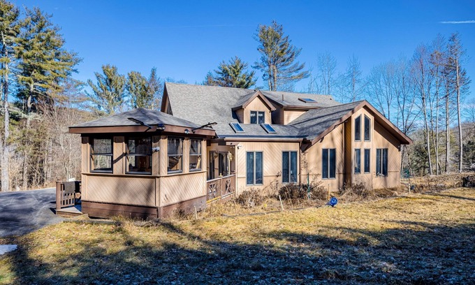 Nicholson Casa | 10-acre home with deck, BBQ, bar, pool table, fireplace, & loft