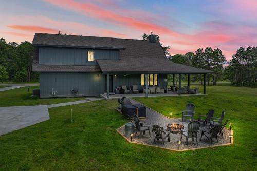 Friendship Casa | 10-Acre Property with Fire Pit and Grill in Arkdale!