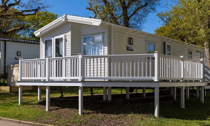 Cowes Cabina | 10 Beachlands.