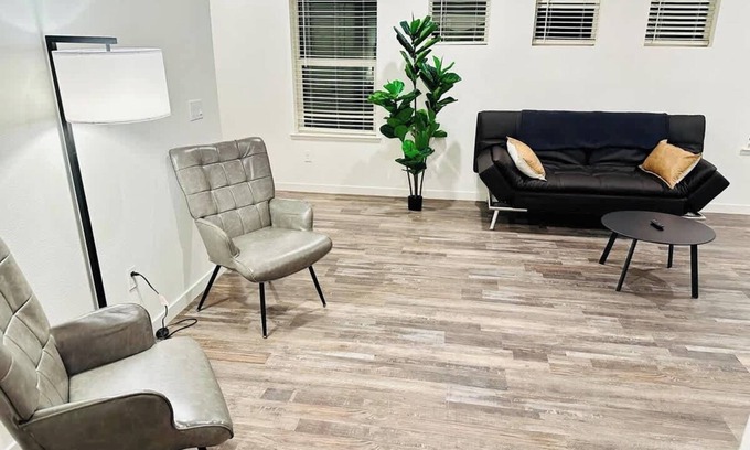 Fernley Casa | 10 Beds (1K,3Q,6T Beds)Sleeps 16