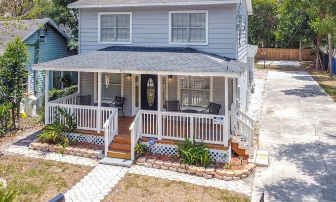 Riverside Heights Casa | 10 beds! Large home for groups & multiple families! PETS OK!